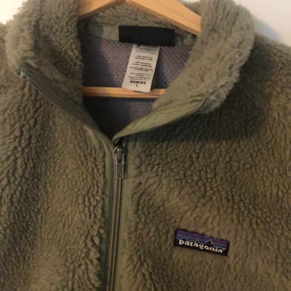 Dark green Patagonia vest - Picture 2 of 2